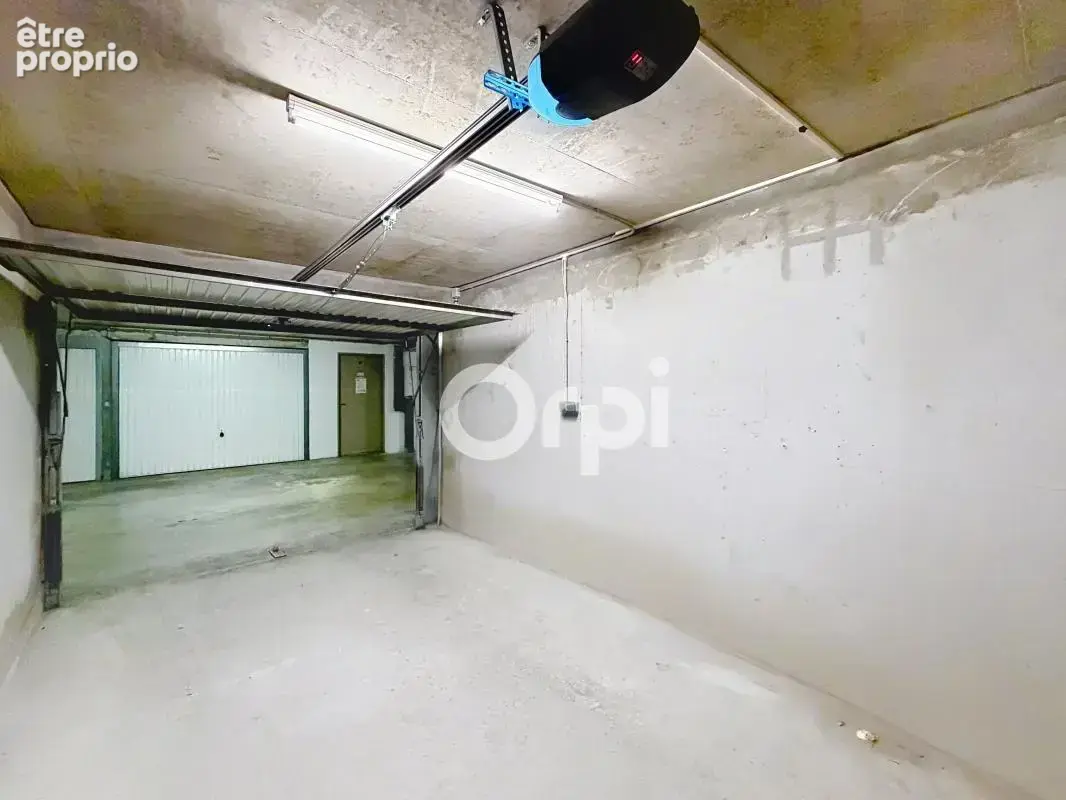 ** Box fermé en sous-sol - centre-ville La Ciotat ** - photo 7