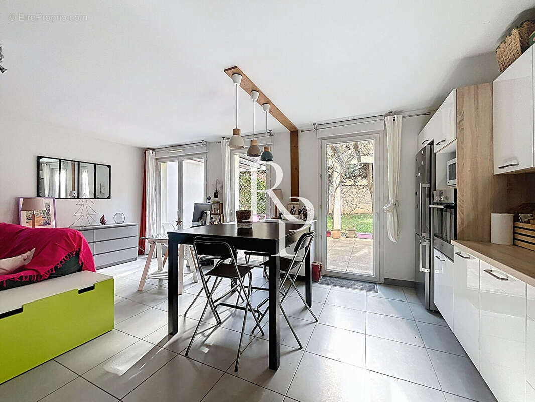 Appartement à CRAPONNE