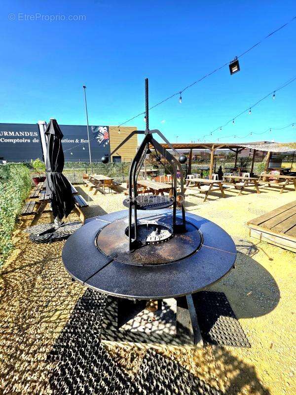 Commerce à SAINT-PAUL-TROIS-CHATEAUX