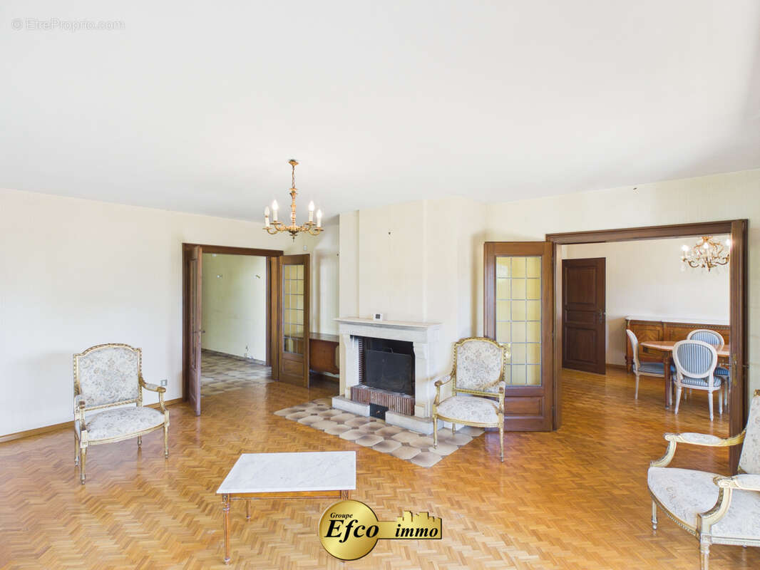Rare à Pfastatt, maison de plain-pied, Île-de-France, 7 pièces 180 m2 sur 8 ares de terrain avec possibilté ac - photo 4