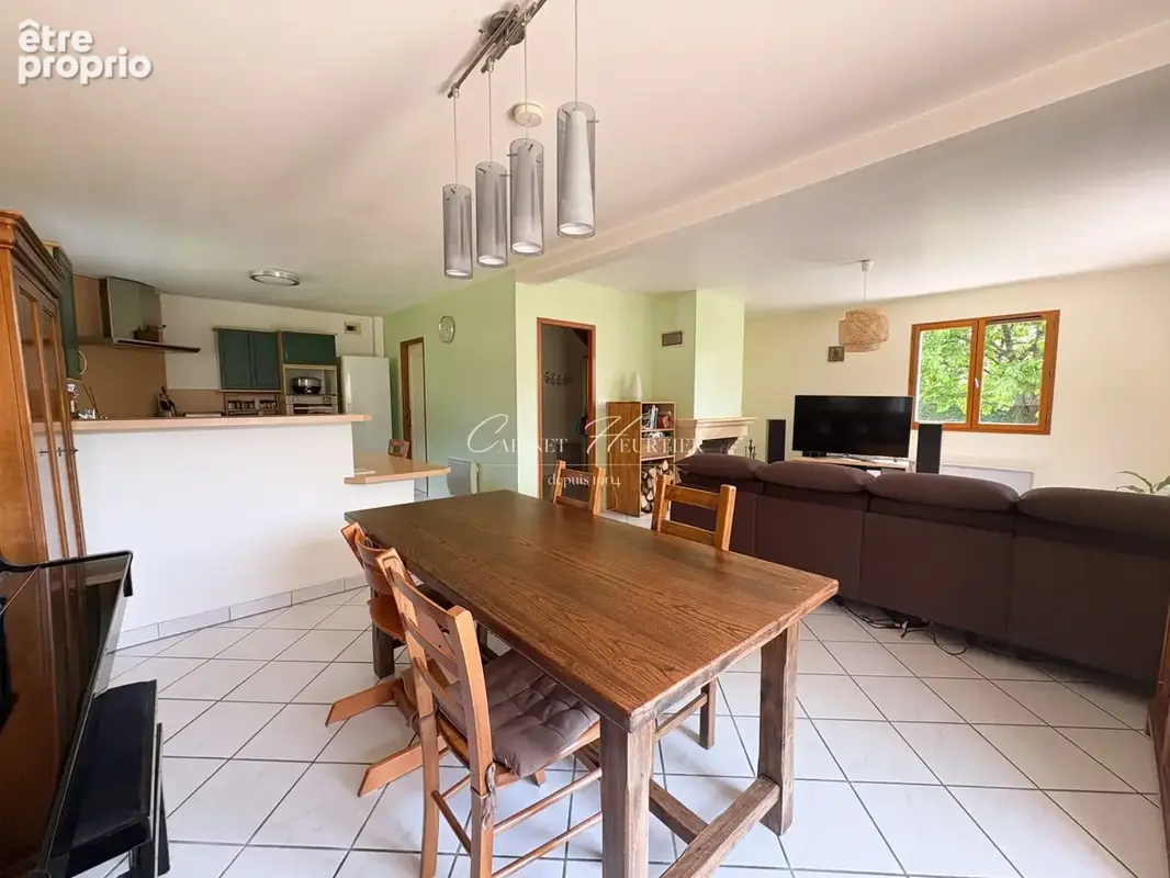 Maison 6 pièces 129 m² à vendre à Saint-Etienne-De-Crossey (38960) - photo 4