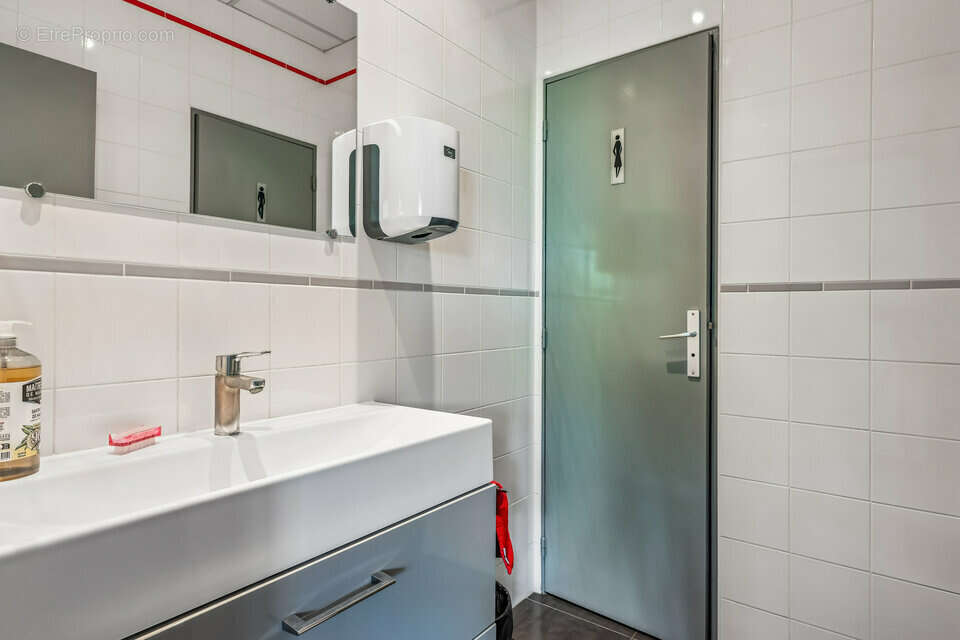 1310 m² à Thorigny-Sur-Marne  - photo 9