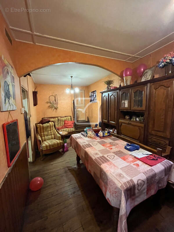 Maison à OBJAT