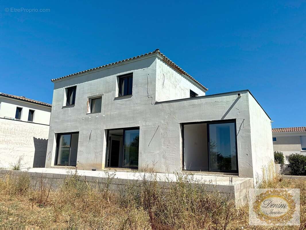 Maison à GARONS