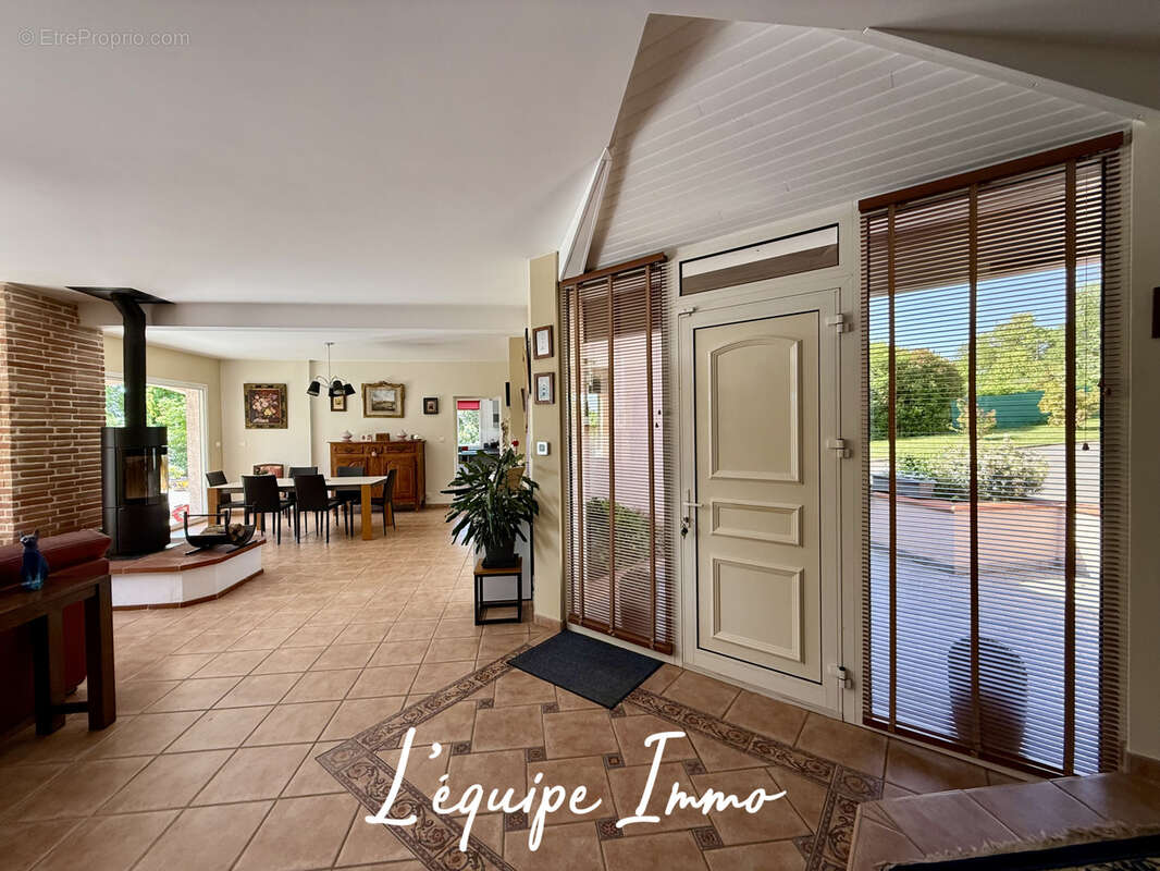 Maison à ENDOUFIELLE