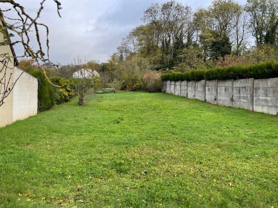 Terrain à QUINCY-VOISINS