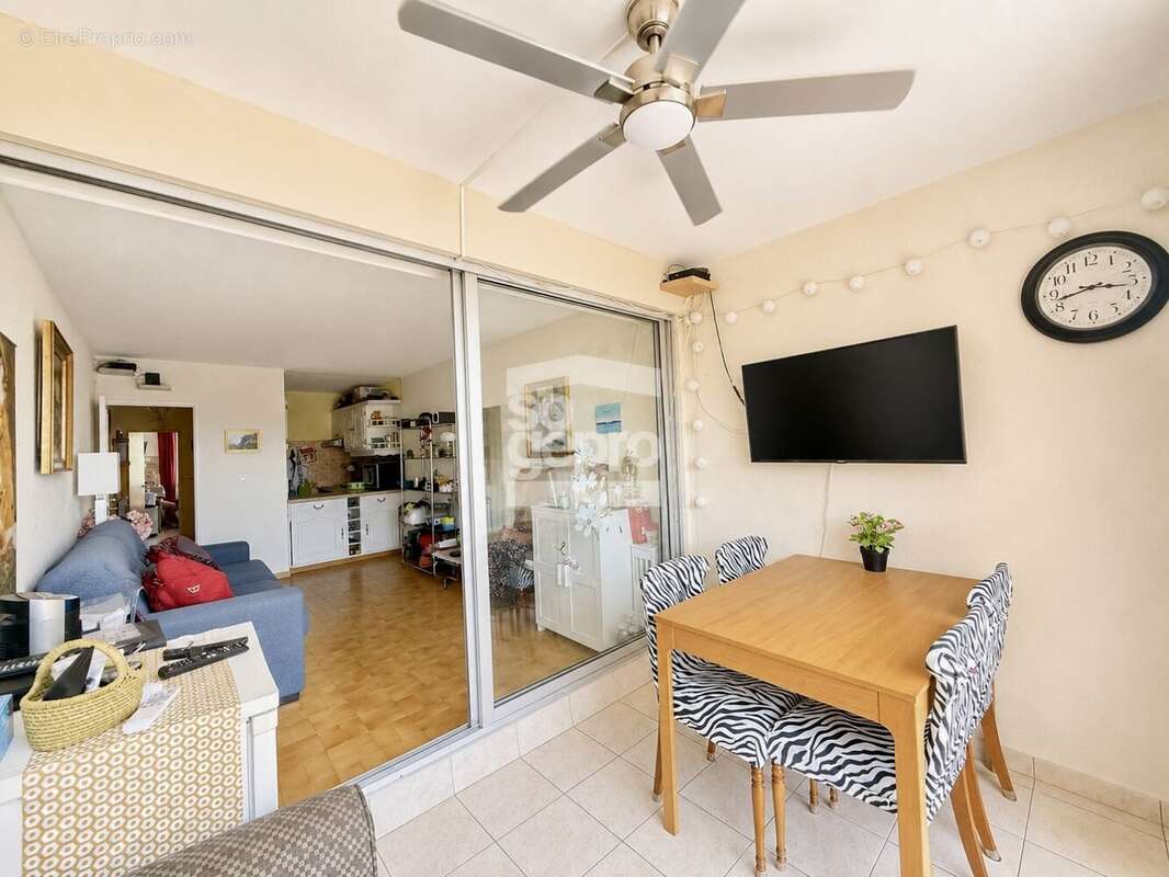 Réf : 2066 - Vente Grand Appartement traversant 3 Pièces dans résidence avec piscine et ascenseur ! - photo 3