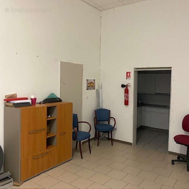 Commerce à SAINT-AUBIN-SUR-GAILLON