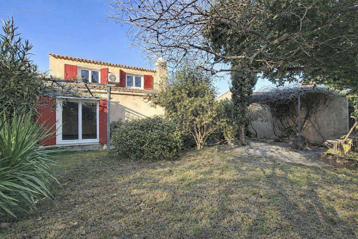 Maison à MORIERES-LES-AVIGNON