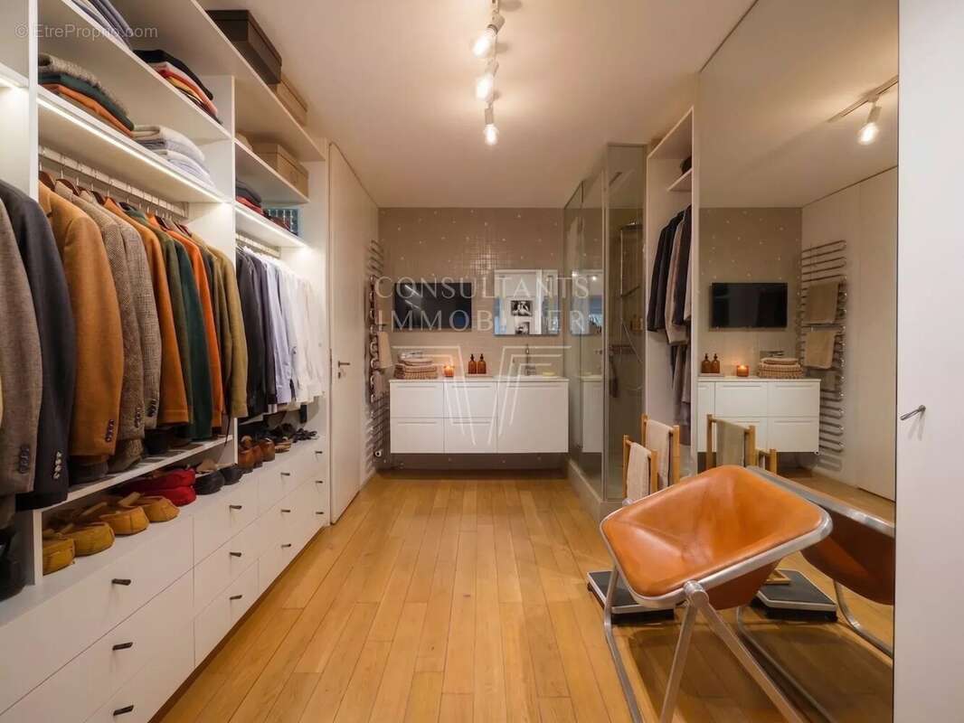 Appartement à PARIS-7E