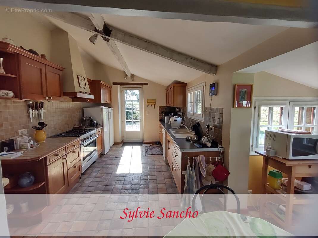 Maison à VICQ-EXEMPLET