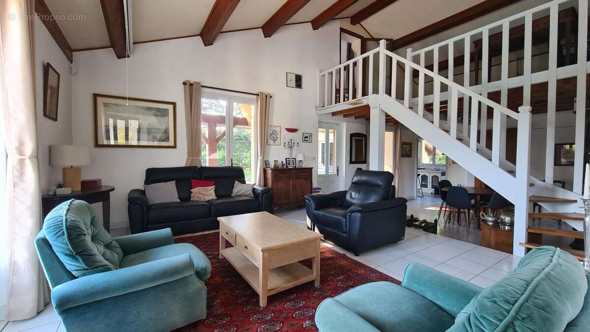 Maison à SAINT-JEAN-SUR-VEYLE