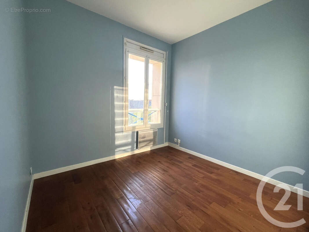Appartement à SAINT-MAUR-DES-FOSSES