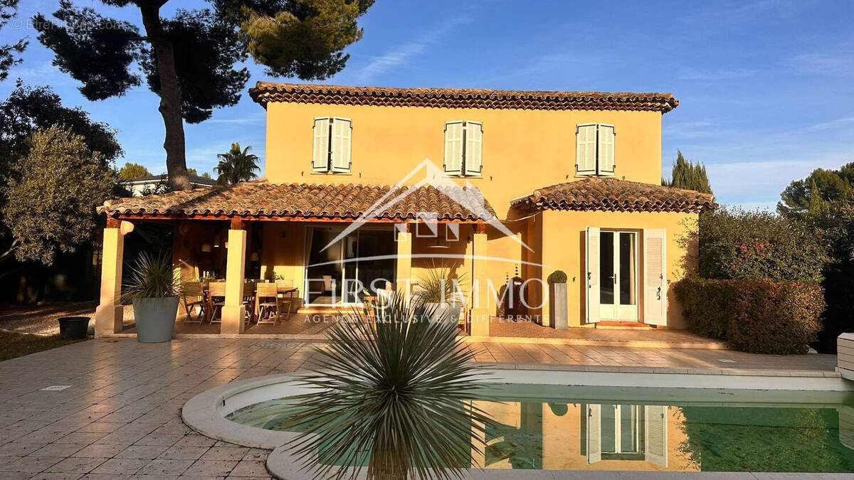 Maison à ROGNAC