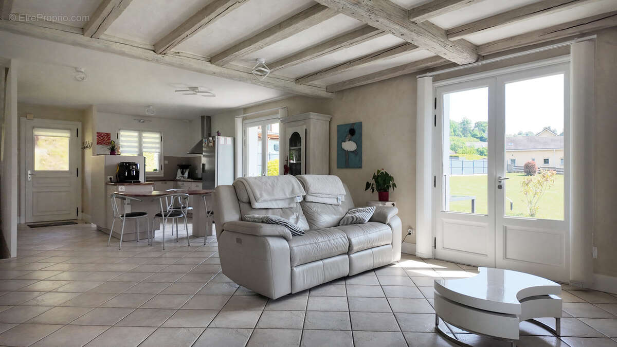 Maison à SAINT-JEOIRE-PRIEURE