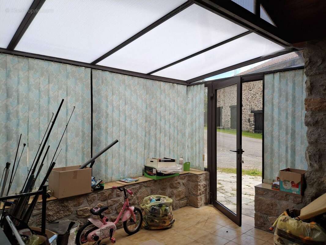 Maison 70 m² à Chabanais  - photo 8