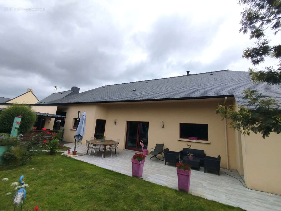 Maison à SAINT-SAUVEUR-DES-LANDES