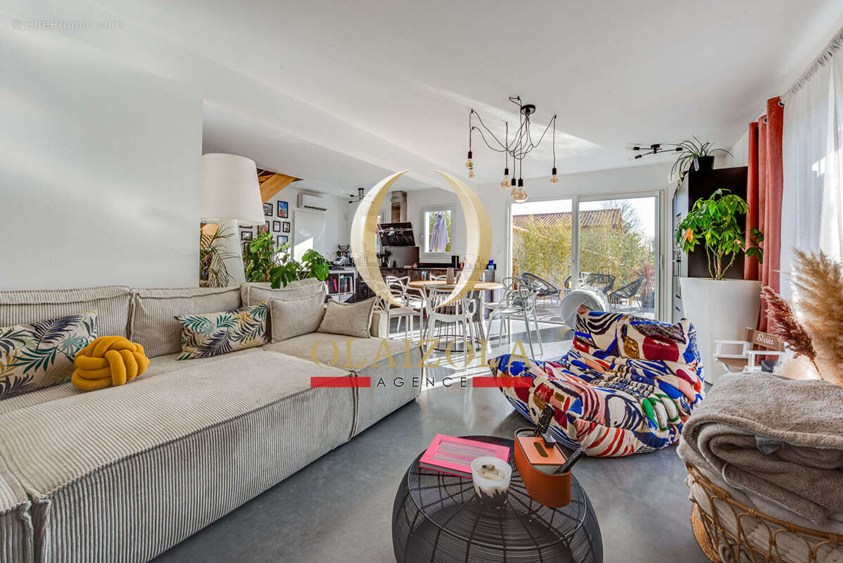 AHETZE - Maison contemporaine avec jardin et piscine - photo 5