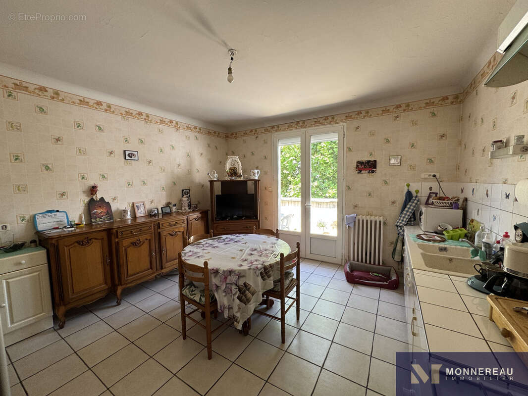 Ensemble immobilier avec local commercial et logement avec jardin - photo 6
