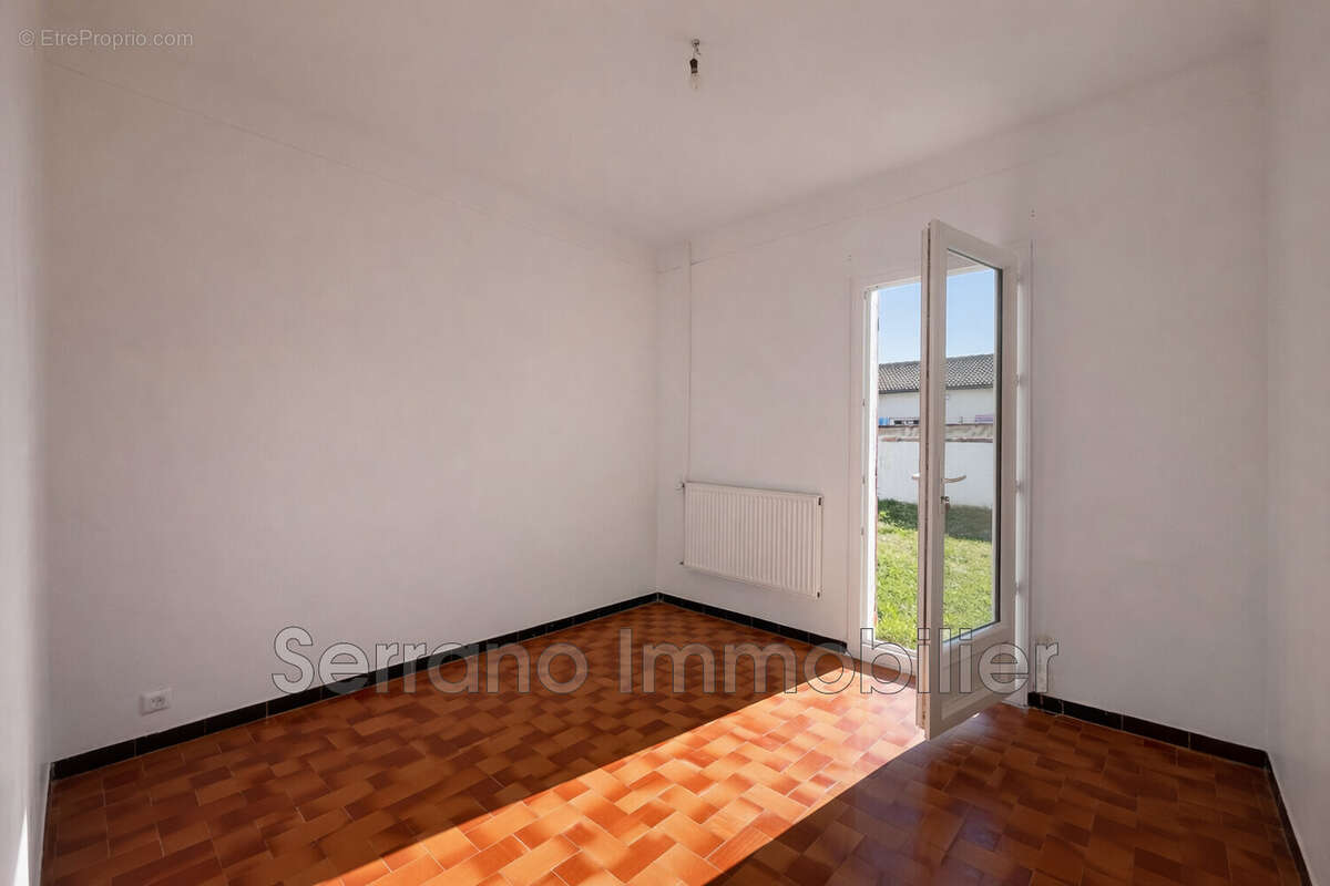 Maison 103 m² à Beaucaire  - photo 2