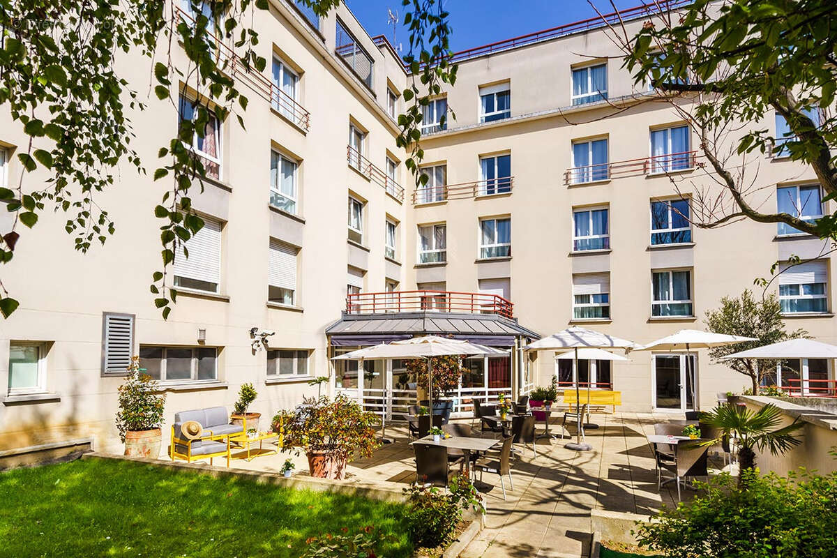 Appartement à VAUJOURS