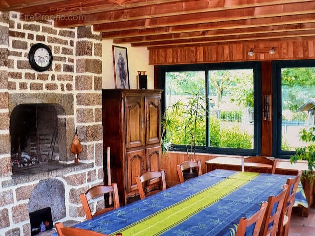 Maison à AMBRIERES-LES-VALLEES