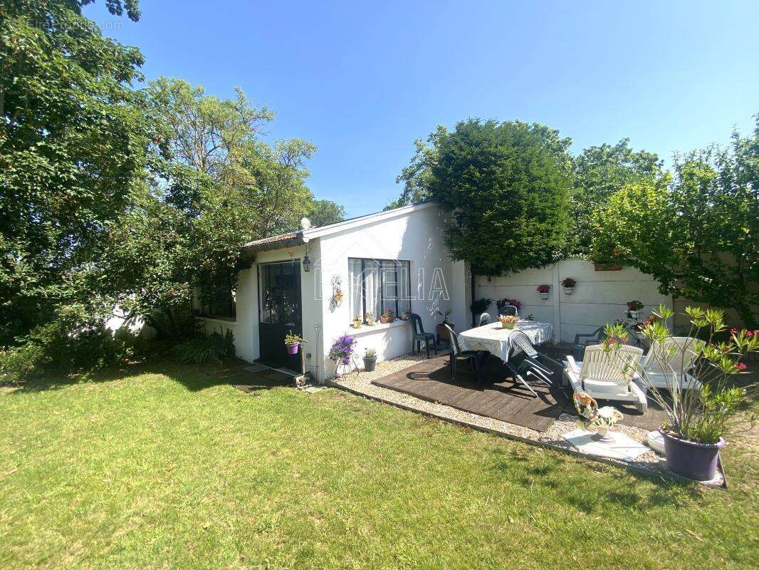 Maison à BONNIERES-SUR-SEINE