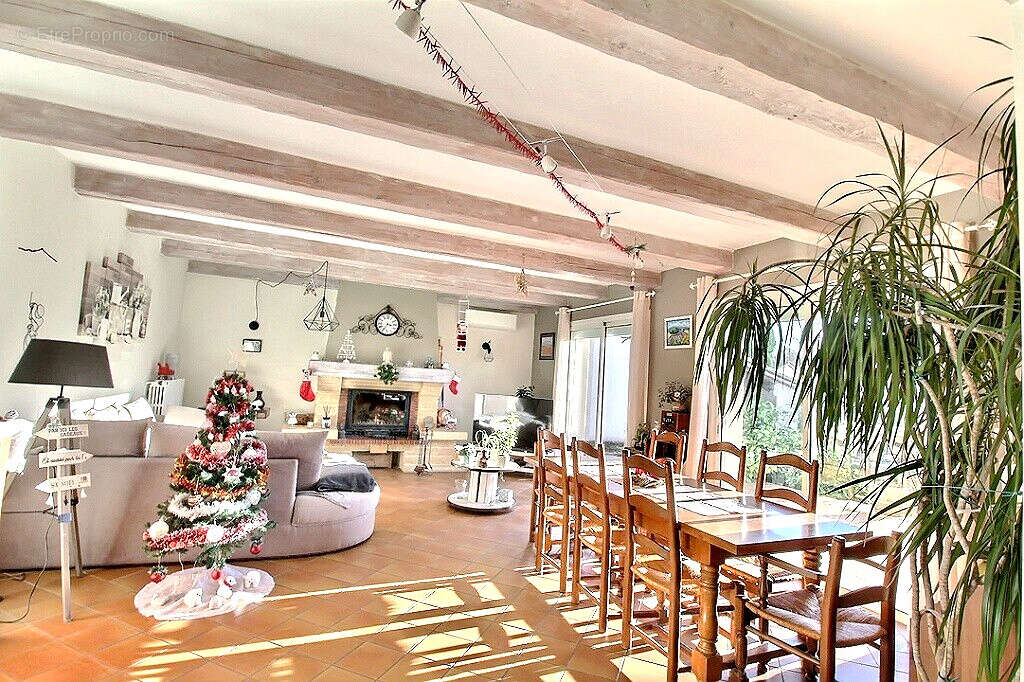 Maison à MALEMORT-DU-COMTAT