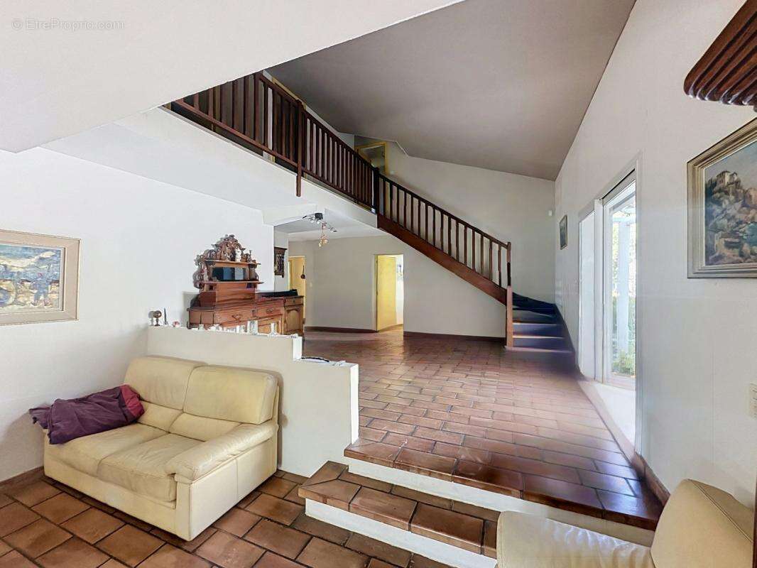 Sur les hauteurs d'aramon maison indivduelle t6 165m ² sur 886 m² - photo 8