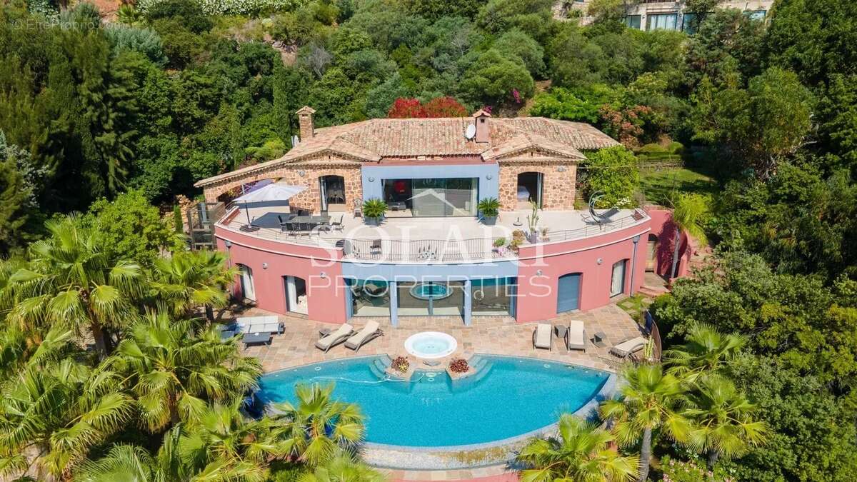 Maison à THEOULE-SUR-MER