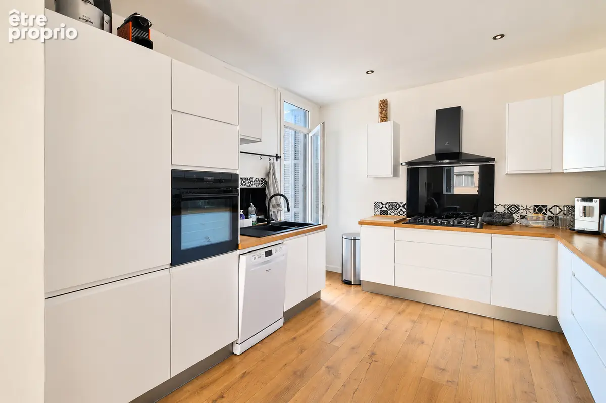 Bastia centre-ville - appartement t4 de 90 m² avec balcons - photo 4