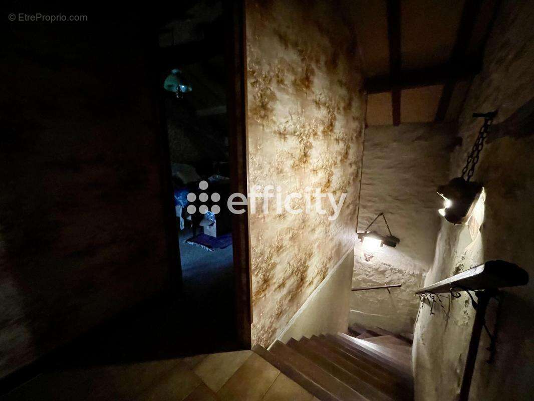 Maison 138 m² à Milhars  - photo 9