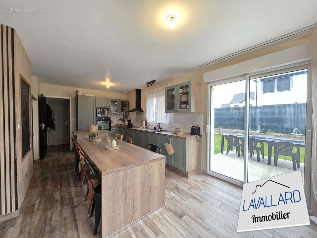 Maison à VERS-SUR-SELLES