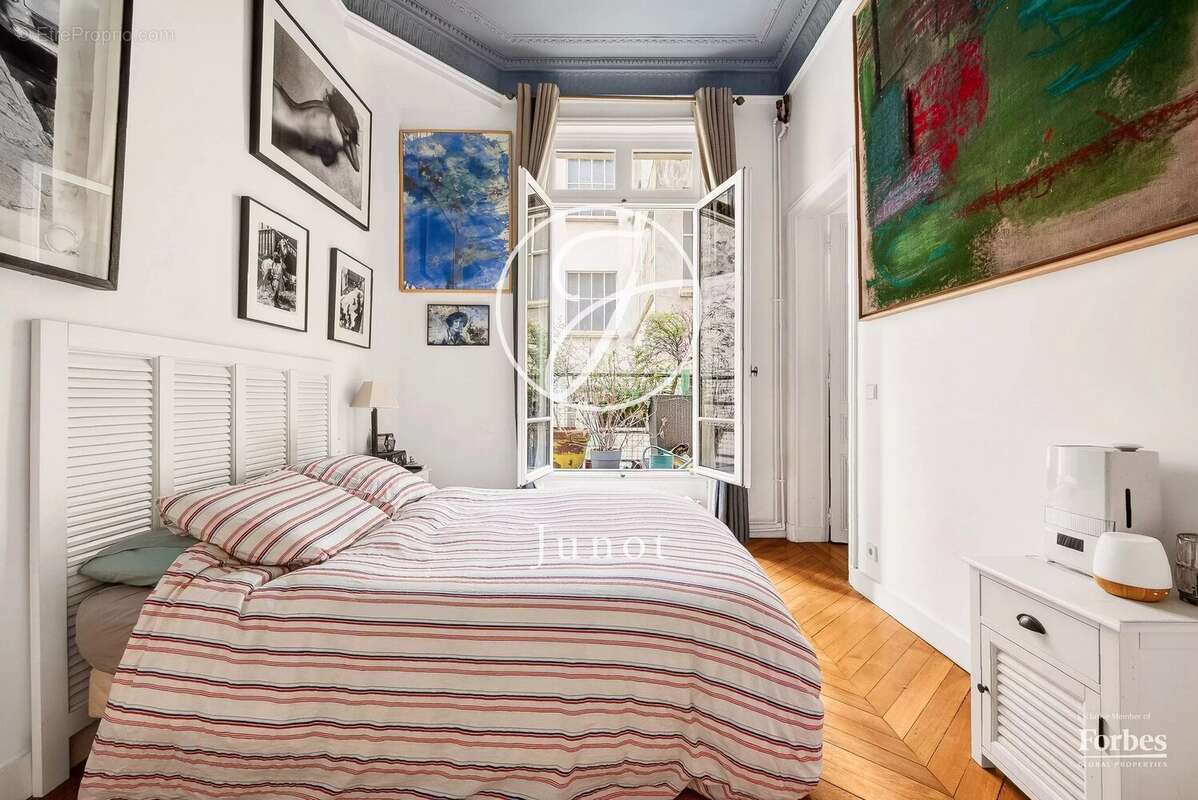 Appartement à PARIS-9E