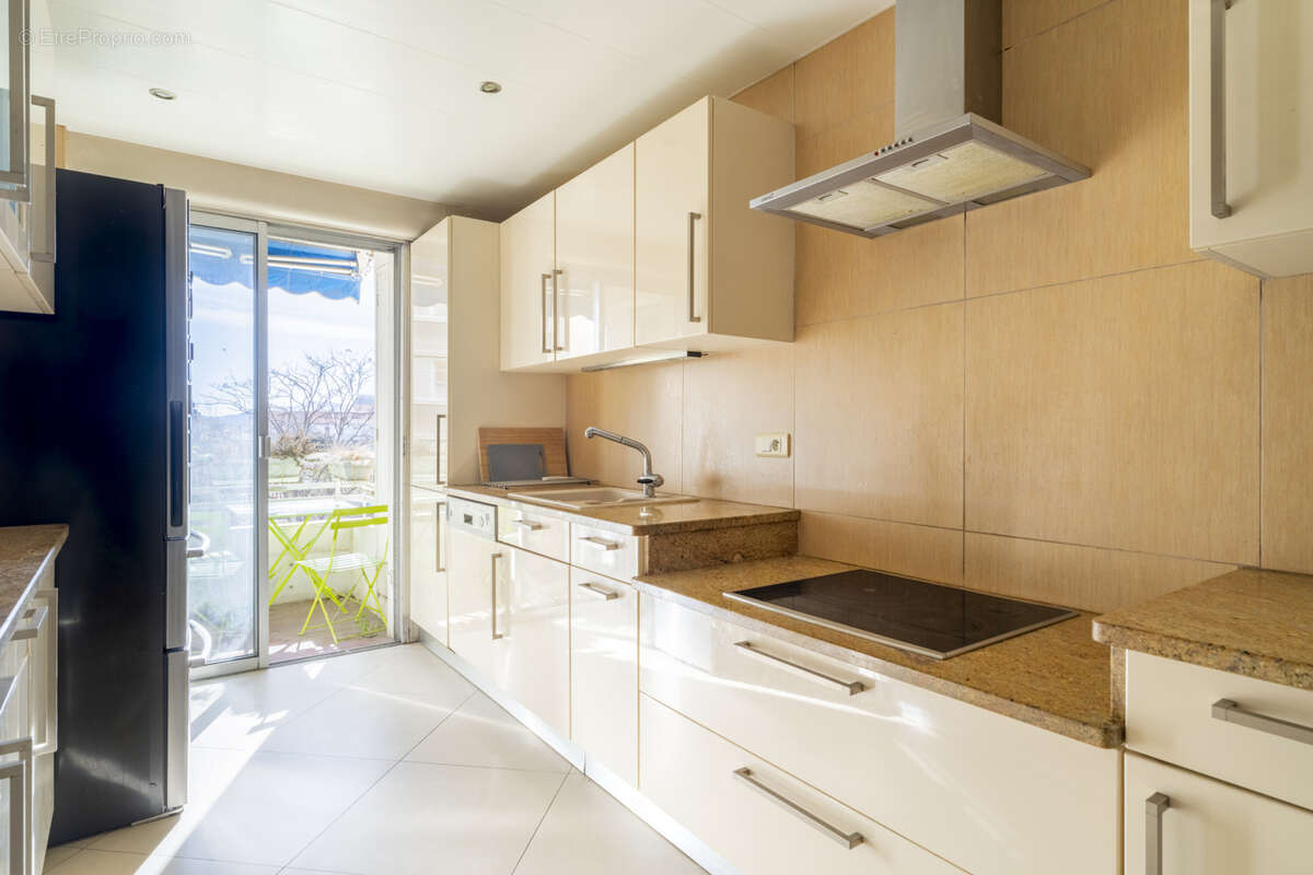 Appartement à MARSEILLE-5E