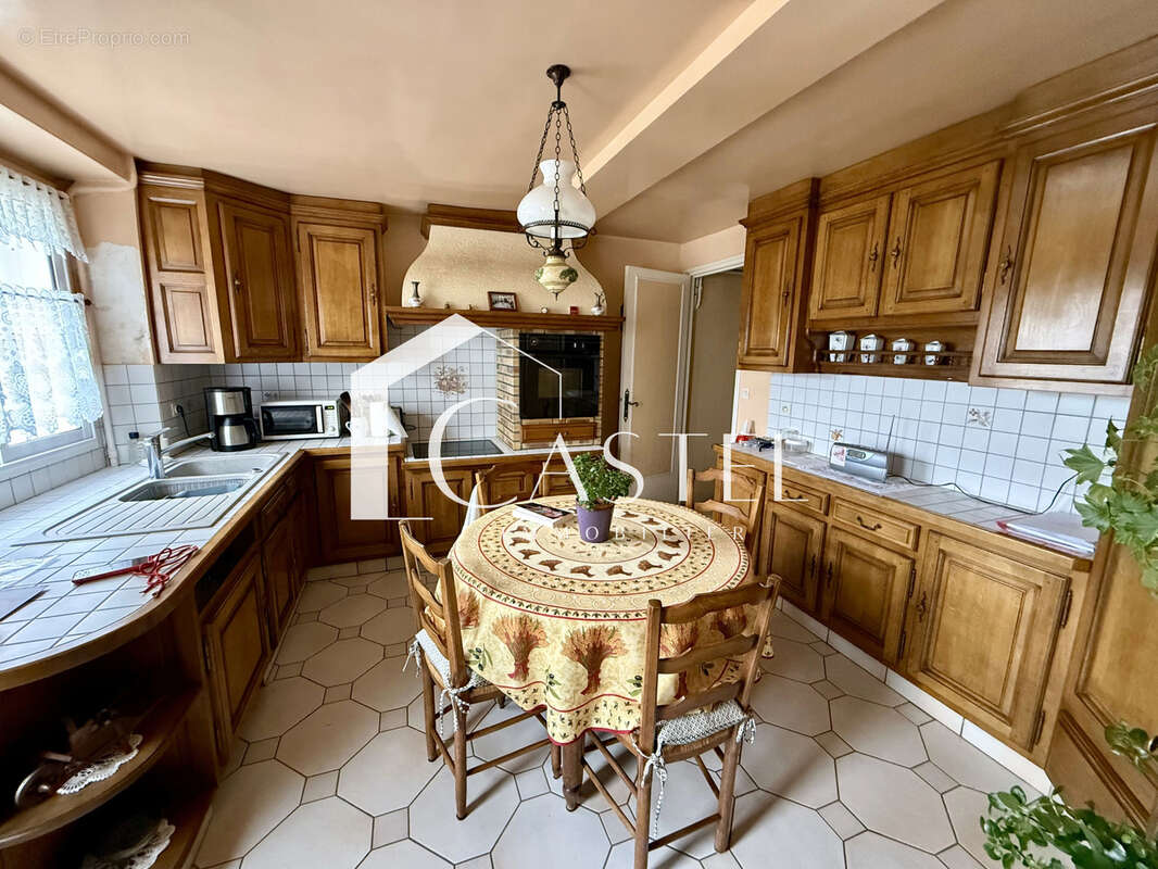 Maison à MORAINVILLIERS