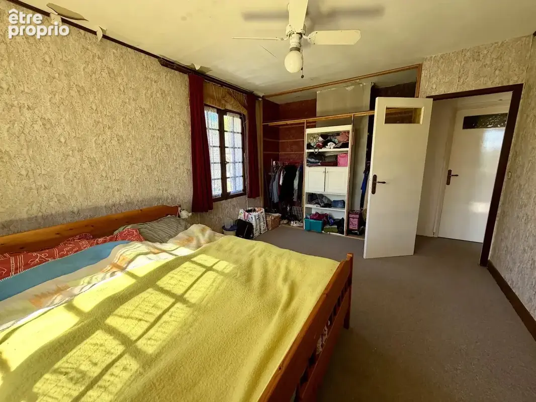 Grande maison d'habitation à vendre avec beaucoup de terrain près de l'Étang de Baye - photo 12
