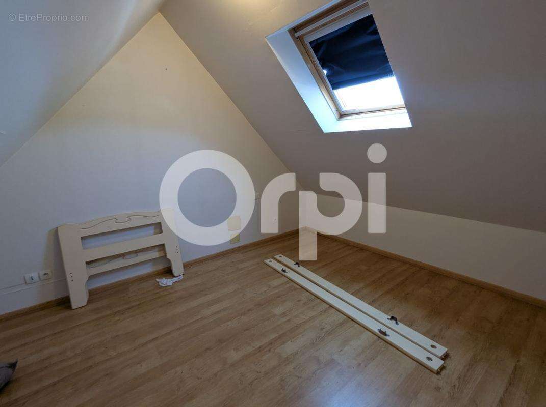 Maison renovee 139 m², 4 chambres + 1 bureau, et son jardin de 1050 m², a vendre cuise la motte (60350) - - photo 13