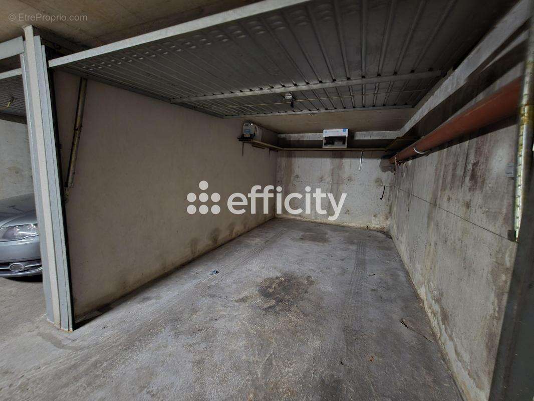 Parking à CANNES
