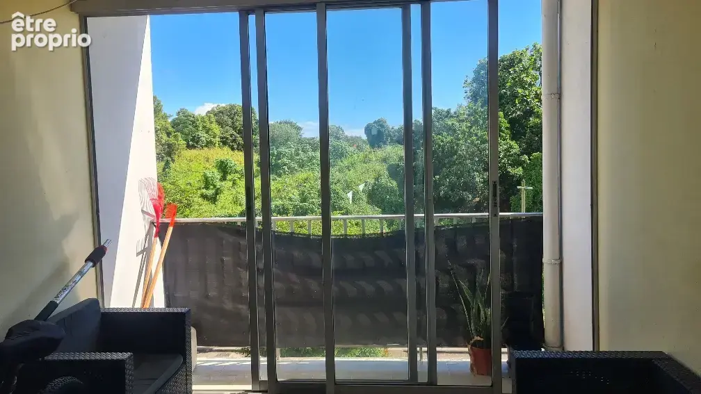 Appartement à LES ABYMES