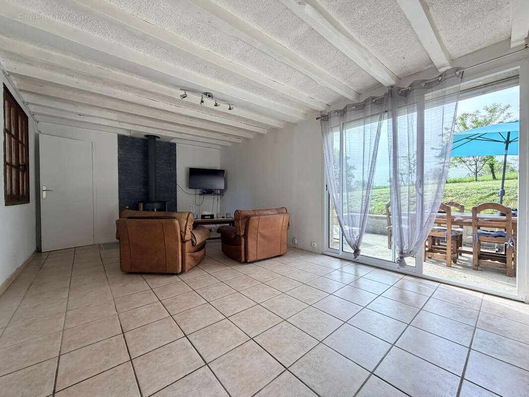 Maison à SAINT-REVERIEN