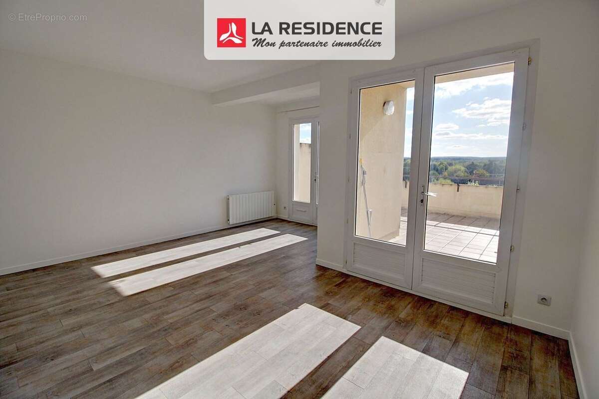 Appartement à VAUX-SUR-SEINE