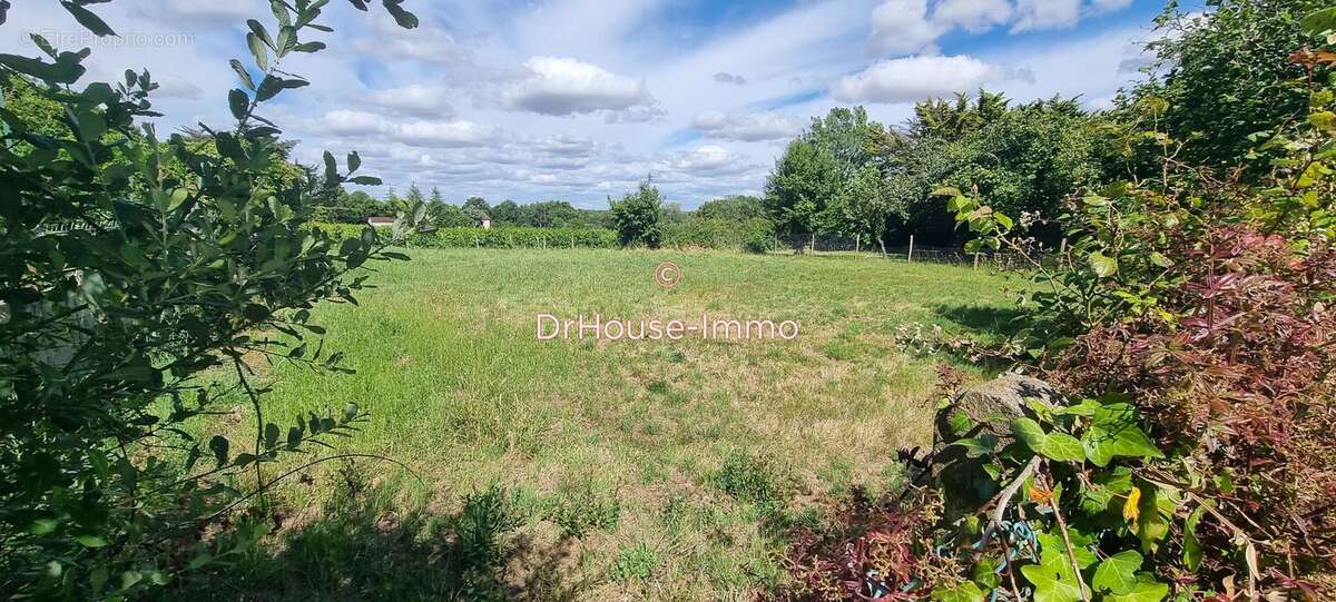 Terrain 675 m² à Rosnay  - photo 2