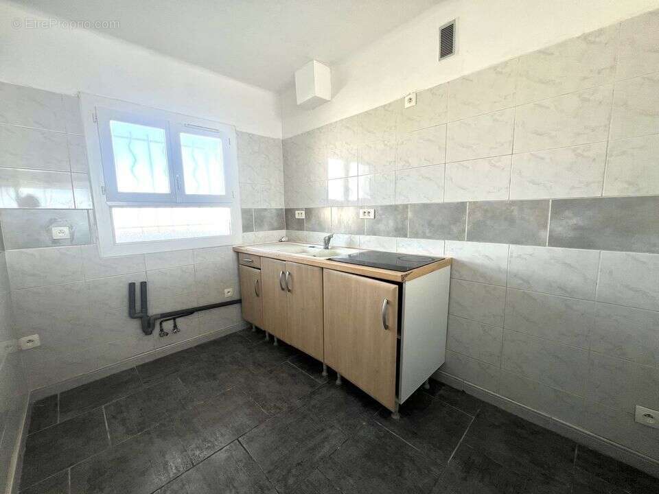 Appartement à MARSEILLE-4E