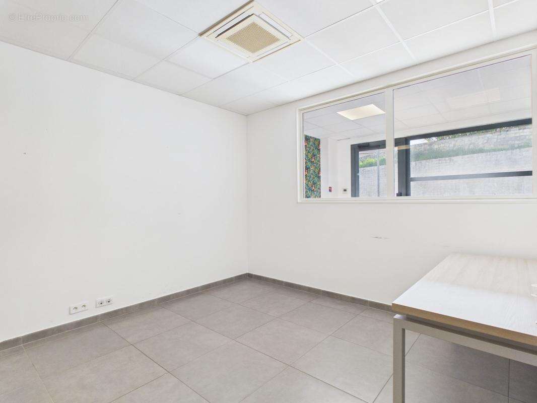 A vendre local baleone - photo 6