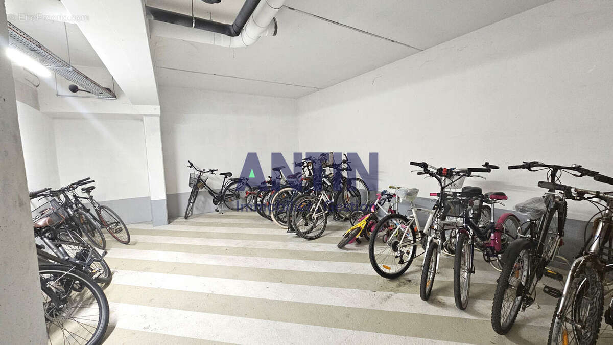 Appartement à COURBEVOIE