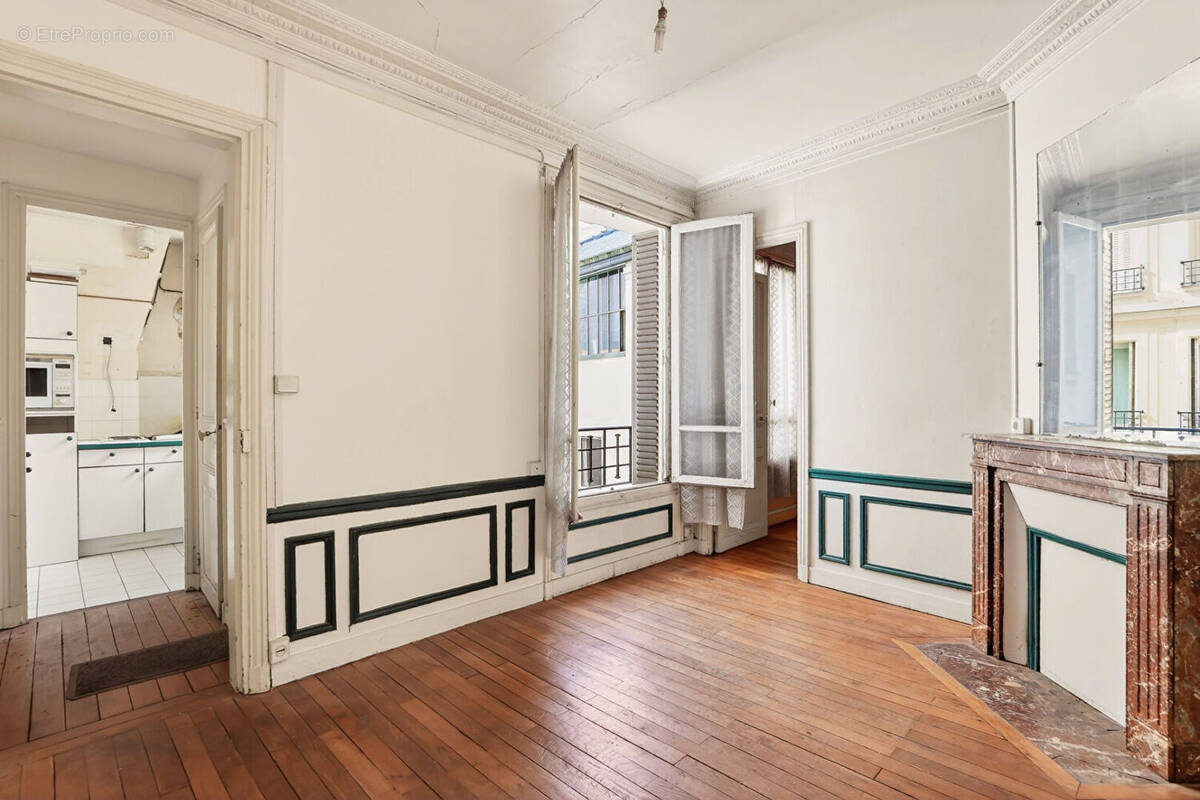 Appartement à PARIS-18E