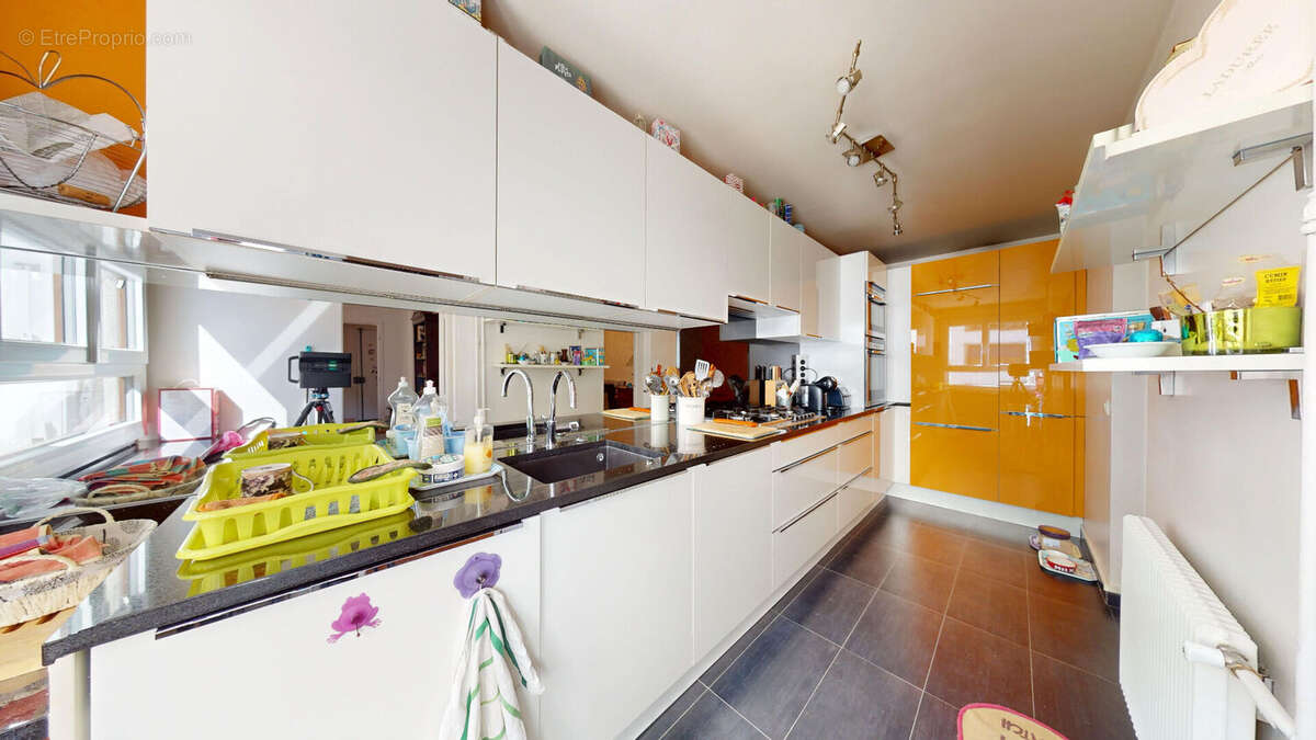 Appartement à PARIS-19E