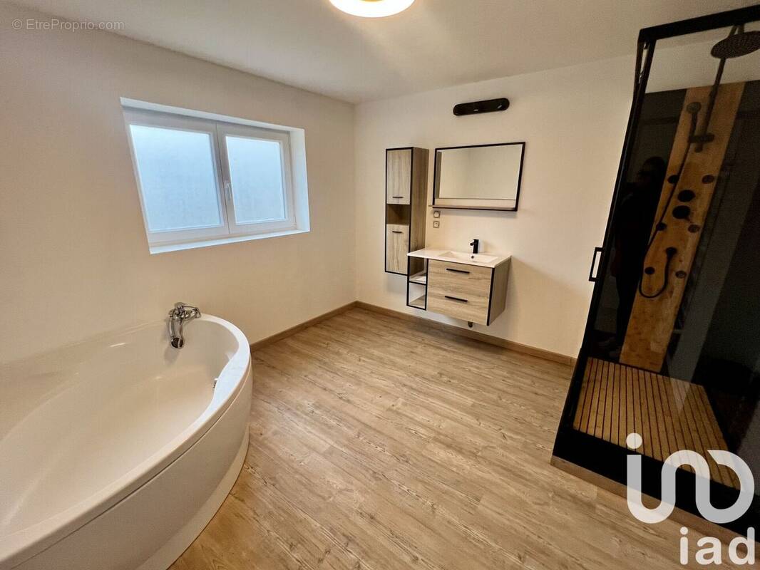 Photo 1 - Maison à MONCHECOURT