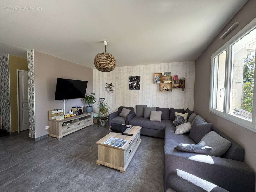 Maison 217 m² à Saint-Pierre-En-Port  - photo 4